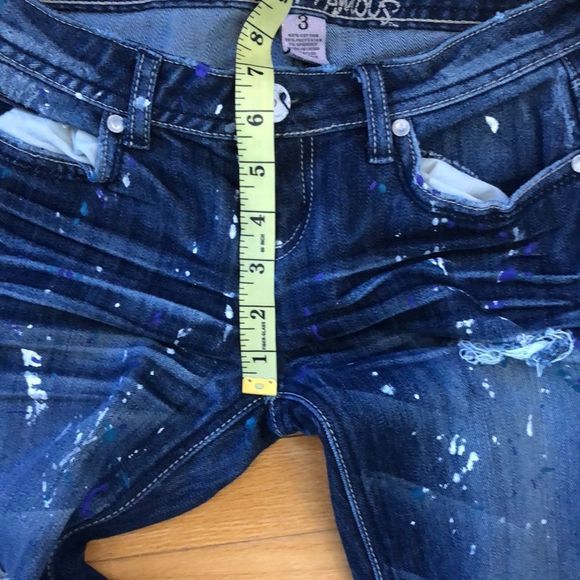 🔴 2 for $25 Almost Famous Capri jeans with paint splatter size 3 - Picture 7 of 10
